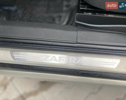 Сірий Опель Зафіра, об'ємом двигуна 1.7 л та пробігом 238 тис. км за 8000 $, фото 21 на Automoto.ua