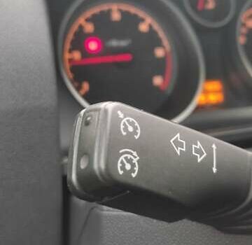 Серый Опель Зафира, объемом двигателя 1.69 л и пробегом 280 тыс. км за 6700 $, фото 12 на Automoto.ua