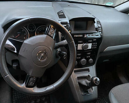 Серый Опель Зафира, объемом двигателя 1.7 л и пробегом 211 тыс. км за 7599 $, фото 9 на Automoto.ua