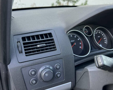 Серый Опель Зафира, объемом двигателя 1.6 л и пробегом 182 тыс. км за 6850 $, фото 42 на Automoto.ua