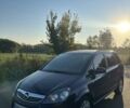 Серый Опель Зафира, объемом двигателя 1.7 л и пробегом 400 тыс. км за 7750 $, фото 1 на Automoto.ua