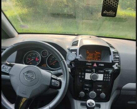 Серый Опель Зафира, объемом двигателя 1.7 л и пробегом 243 тыс. км за 7000 $, фото 9 на Automoto.ua