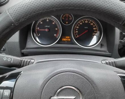 Серый Опель Зафира, объемом двигателя 1.7 л и пробегом 290 тыс. км за 6900 $, фото 11 на Automoto.ua