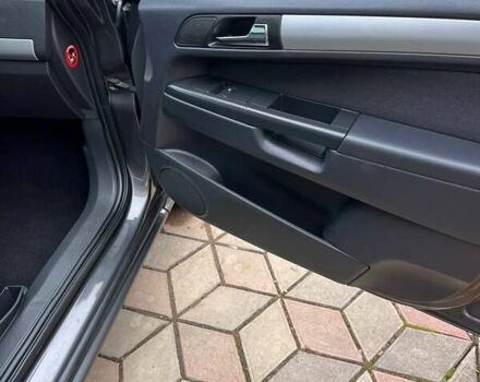 Серый Опель Зафира, объемом двигателя 1.7 л и пробегом 212 тыс. км за 6400 $, фото 16 на Automoto.ua