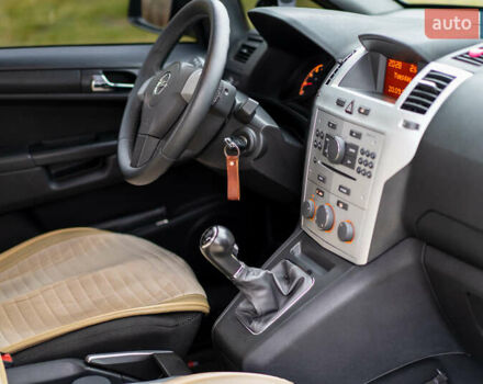 Сірий Опель Зафіра, об'ємом двигуна 1.8 л та пробігом 186 тис. км за 7750 $, фото 13 на Automoto.ua