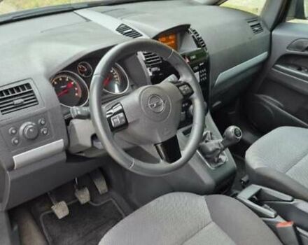 Серый Опель Зафира, объемом двигателя 1.8 л и пробегом 185 тыс. км за 6500 $, фото 9 на Automoto.ua