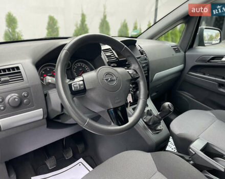 Сірий Опель Зафіра, об'ємом двигуна 1.7 л та пробігом 205 тис. км за 8299 $, фото 33 на Automoto.ua