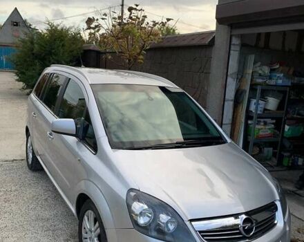 Серый Опель Зафира, объемом двигателя 1.7 л и пробегом 344 тыс. км за 5500 $, фото 3 на Automoto.ua