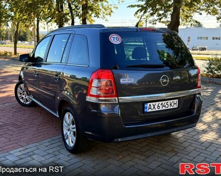 Серый Опель Зафира, объемом двигателя 1.6 л и пробегом 158 тыс. км за 5800 $, фото 2 на Automoto.ua