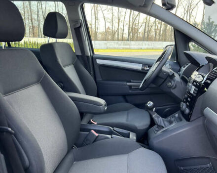 Серый Опель Зафира, объемом двигателя 1.6 л и пробегом 182 тыс. км за 6850 $, фото 56 на Automoto.ua