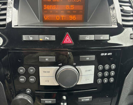 Серый Опель Зафира, объемом двигателя 1.6 л и пробегом 185 тыс. км за 7200 $, фото 5 на Automoto.ua