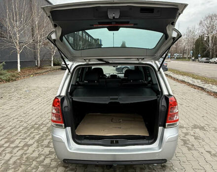 Серый Опель Зафира, объемом двигателя 1.8 л и пробегом 239 тыс. км за 7850 $, фото 30 на Automoto.ua