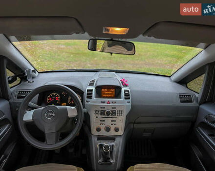 Сірий Опель Зафіра, об'ємом двигуна 1.8 л та пробігом 186 тис. км за 7750 $, фото 26 на Automoto.ua