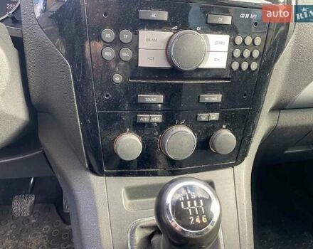 Серый Опель Зафира, объемом двигателя 1.7 л и пробегом 271 тыс. км за 7000 $, фото 12 на Automoto.ua