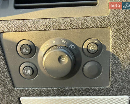 Серый Опель Зафира, объемом двигателя 1.7 л и пробегом 257 тыс. км за 7200 $, фото 37 на Automoto.ua