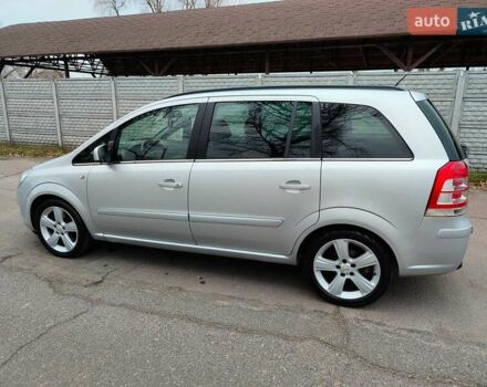 Серый Опель Зафира, объемом двигателя 1.7 л и пробегом 248 тыс. км за 7600 $, фото 5 на Automoto.ua