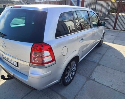 Серый Опель Зафира, объемом двигателя 1.7 л и пробегом 275 тыс. км за 8500 $, фото 4 на Automoto.ua