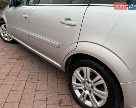 Серый Опель Зафира, объемом двигателя 1.7 л и пробегом 229 тыс. км за 8399 $, фото 49 на Automoto.ua