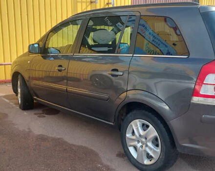 Серый Опель Зафира, объемом двигателя 1.69 л и пробегом 270 тыс. км за 7200 $, фото 1 на Automoto.ua