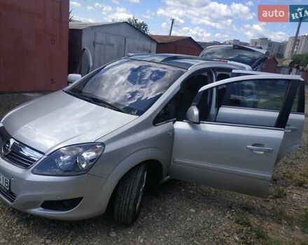 Серый Опель Зафира, объемом двигателя 1.7 л и пробегом 250 тыс. км за 6800 $, фото 21 на Automoto.ua