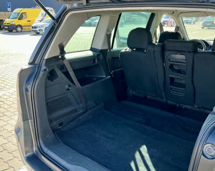 Серый Опель Зафира, объемом двигателя 1.7 л и пробегом 212 тыс. км за 6500 $, фото 16 на Automoto.ua