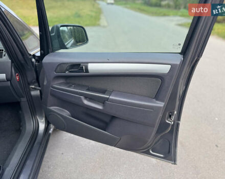 Опель Зафира 2011 в Тернополе на Automoto.ua Серый Опель Зафира, объемом двигателя 1.69 л и пробегом 220 тыс. км за 6500 $, фото 93 на Automoto.ua