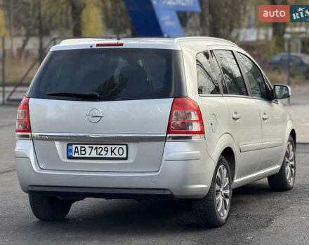 Серый Опель Зафира, объемом двигателя 1.8 л и пробегом 190 тыс. км за 7799 $, фото 3 на Automoto.ua