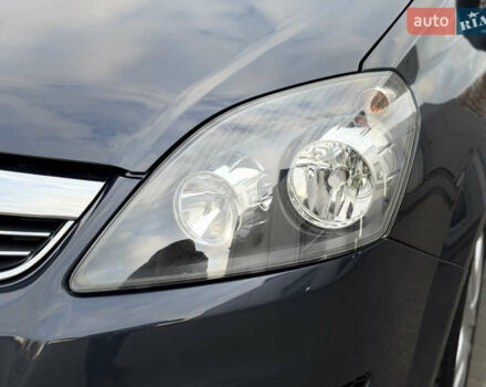 Опель Зафіра 2011 у Тернополі на Automoto.ua Сірий Опель Зафіра, об'ємом двигуна 1.6 л та пробігом 233 тис. км за 7400 $, фото 13 на Automoto.ua