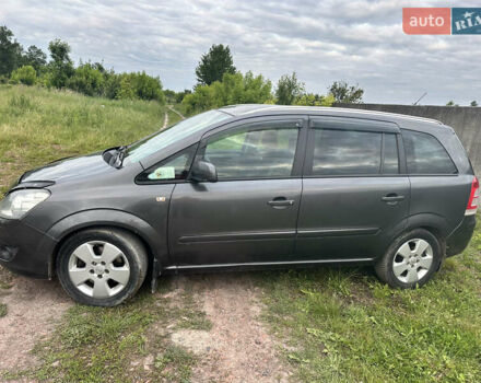 Серый Опель Зафира, объемом двигателя 1.7 л и пробегом 266 тыс. км за 7500 $, фото 1 на Automoto.ua