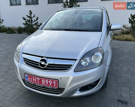 Серый Опель Зафира, объемом двигателя 1.6 л и пробегом 182 тыс. км за 6850 $, фото 3 на Automoto.ua