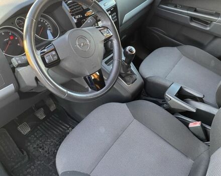 Серый Опель Зафира, объемом двигателя 1.7 л и пробегом 215 тыс. км за 6942 $, фото 7 на Automoto.ua