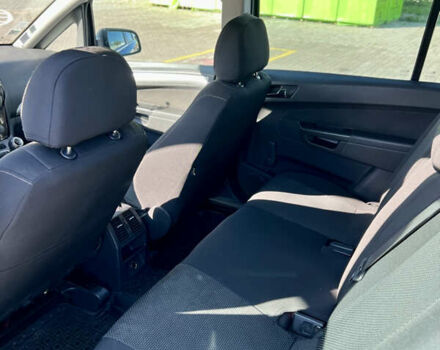 Серый Опель Зафира, объемом двигателя 1.7 л и пробегом 212 тыс. км за 6500 $, фото 14 на Automoto.ua