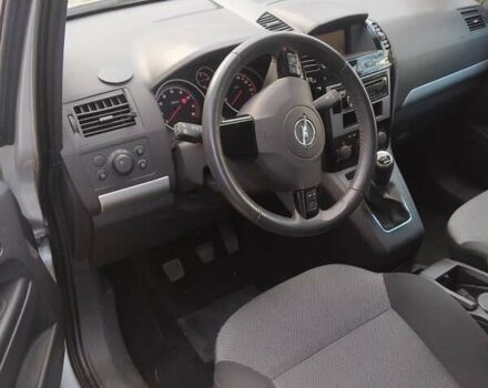 Серый Опель Зафира, объемом двигателя 1.6 л и пробегом 154 тыс. км за 6400 $, фото 6 на Automoto.ua