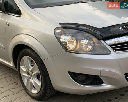 Серый Опель Зафира, объемом двигателя 1.8 л и пробегом 221 тыс. км за 5899 $, фото 4 на Automoto.ua