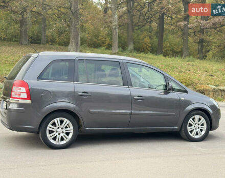 Опель Зафира 2011 в Тернополе на Automoto.ua Серый Опель Зафира, объемом двигателя 1.69 л и пробегом 220 тыс. км за 6500 $, фото 30 на Automoto.ua