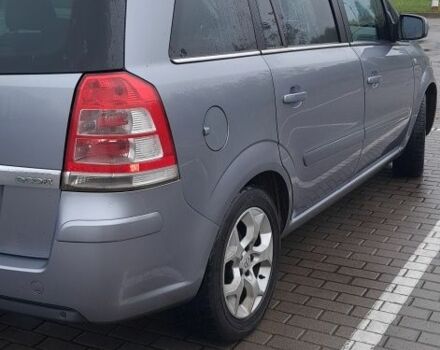 Серый Опель Зафира, объемом двигателя 1.7 л и пробегом 310 тыс. км за 6500 $, фото 5 на Automoto.ua