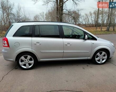 Серый Опель Зафира, объемом двигателя 1.7 л и пробегом 248 тыс. км за 7600 $, фото 14 на Automoto.ua