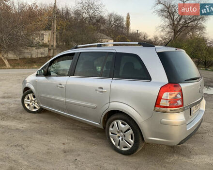 Серый Опель Зафира, объемом двигателя 1.7 л и пробегом 266 тыс. км за 7500 $, фото 3 на Automoto.ua