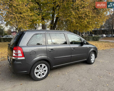 Серый Опель Зафира, объемом двигателя 1.6 л и пробегом 201 тыс. км за 6500 $, фото 16 на Automoto.ua