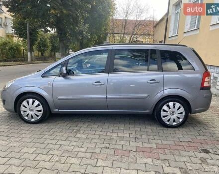 Серый Опель Зафира, объемом двигателя 1.7 л и пробегом 271 тыс. км за 7000 $, фото 2 на Automoto.ua