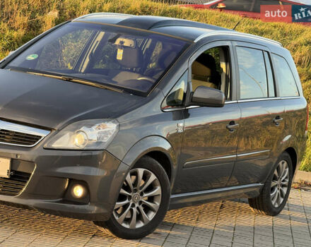 Серый Опель Зафира, объемом двигателя 1.7 л и пробегом 257 тыс. км за 7200 $, фото 10 на Automoto.ua