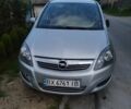 Серый Опель Зафира, объемом двигателя 1.6 л и пробегом 154 тыс. км за 6400 $, фото 1 на Automoto.ua