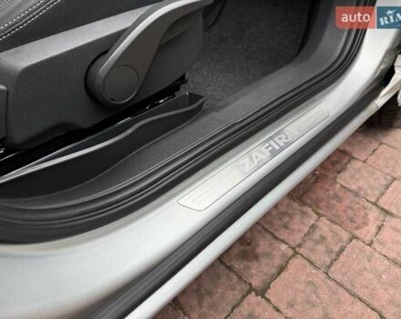 Серый Опель Зафира, объемом двигателя 1.7 л и пробегом 229 тыс. км за 8399 $, фото 128 на Automoto.ua