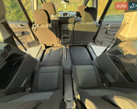 Серый Опель Зафира, объемом двигателя 1.7 л и пробегом 257 тыс. км за 7200 $, фото 30 на Automoto.ua