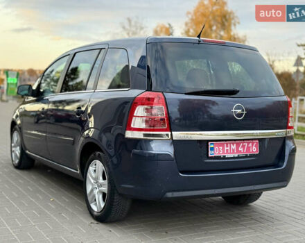 Серый Опель Зафира, объемом двигателя 1.6 л и пробегом 233 тыс. км за 7400 $, фото 7 на Automoto.ua
