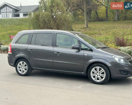 Опель Зафира 2011 в Тернополе на Automoto.ua Серый Опель Зафира, объемом двигателя 1.69 л и пробегом 220 тыс. км за 6500 $, фото 25 на Automoto.ua
