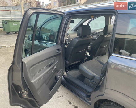 Серый Опель Зафира, объемом двигателя 1.7 л и пробегом 240 тыс. км за 7999 $, фото 36 на Automoto.ua