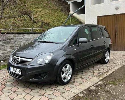 Серый Опель Зафира, объемом двигателя 1.7 л и пробегом 212 тыс. км за 6400 $, фото 2 на Automoto.ua