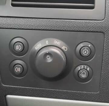 Серый Опель Зафира, объемом двигателя 1.69 л и пробегом 280 тыс. км за 6700 $, фото 11 на Automoto.ua