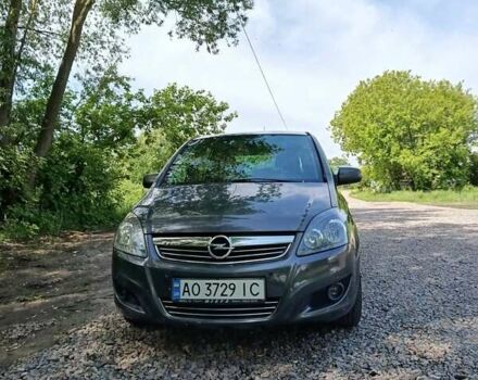 Серый Опель Зафира, объемом двигателя 1.6 л и пробегом 230 тыс. км за 7500 $, фото 1 на Automoto.ua